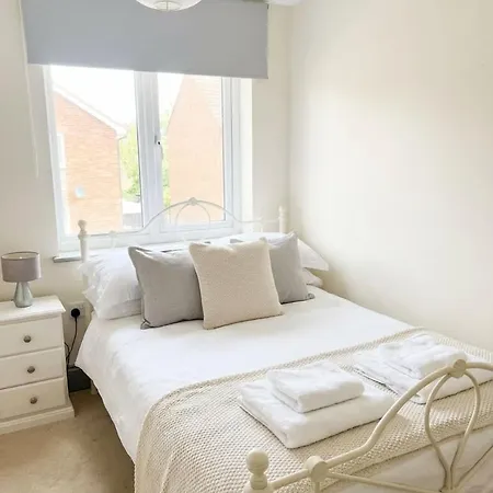 Budget 8 Bedroom Modern In Headingley Apartamento *
